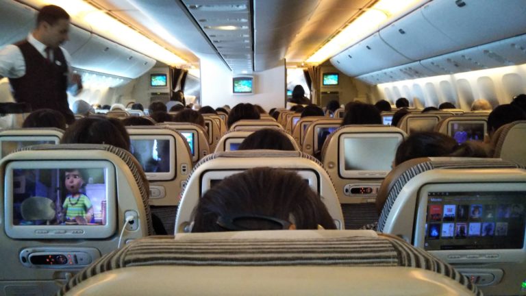 エティハド航空エコノミークラス座席の機内食 電源 Wi Fiの口コミレポート Mowamin Com