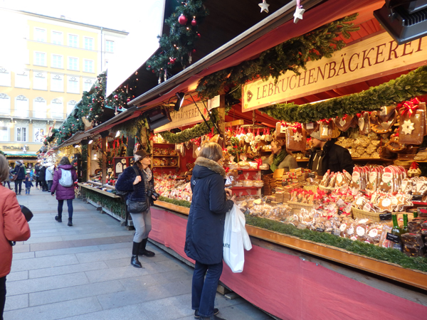 ドイツのクリスマスマーケットの見どころ 食べ物 服装 お土産 トイレなど4都市レビュー Mowamin Com